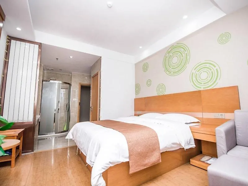 Greentree Inn Xuchang Yucheng County Ziyun Avenue Business Hotel 3*,